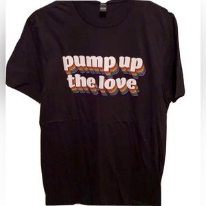 2 Retro Style Pump Up The Love Size MED White & Black  Cotton Short Sleeve Tees